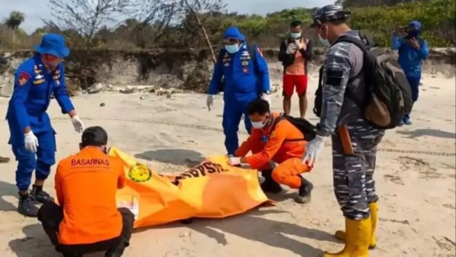 
 Dua Jasad Berpelampung Diduga Korban KM Virgo Terdampar di Seruyan Kalteng