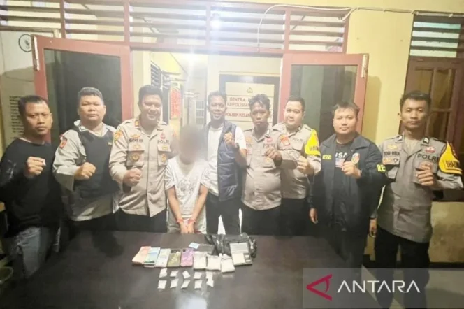 
 Warga Hinas Kiri HST Bawa 358 Gram Sabu, Tertangkap Polisi Saat Melintas di Kelumpang Barat